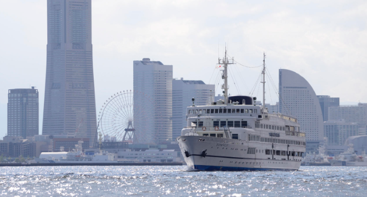 <全国旅行支援対象コース・実質支払額(大人)7,200円!><新宿発・西船橋駅発>横浜中華街・特選110品食べ放題と横浜港Xmasクルーズ そして みなとみらいイルミネーション ~北京ダック・飲茶・点心・デザートまで大満足のランチ♪~