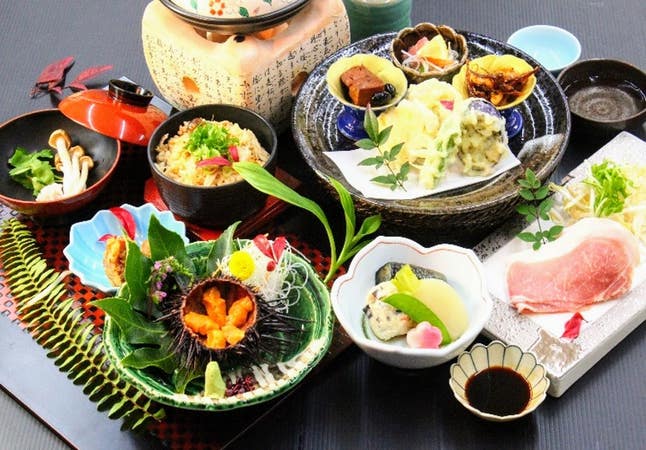世界でここだけ!「うに牧場」で育った「天然うに」を食す!北三陸直送"北紫雲丹御膳"のご昼食【藤井寺・富田林・河内長野・三日市発】