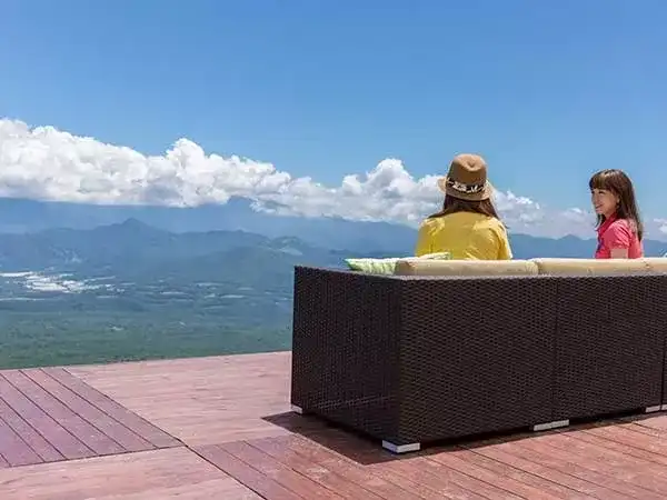 ★6/29催行決定★【横浜発】絶景の「清里テラス」&「バラ回廊」とさくらんぼ狩り食べ放題◎映えばっちり八ヶ岳ブルーの絶景&日本一長いバラ回廊と旬の果物狩りと初夏の山梨を満喫!山梨三大ブランド肉&ほうとうの昼食付♪